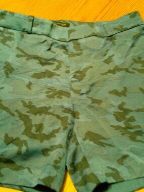 SHORTS BANANA  SIZE 2 REPUBLIC NEW WITHOUT TAGS